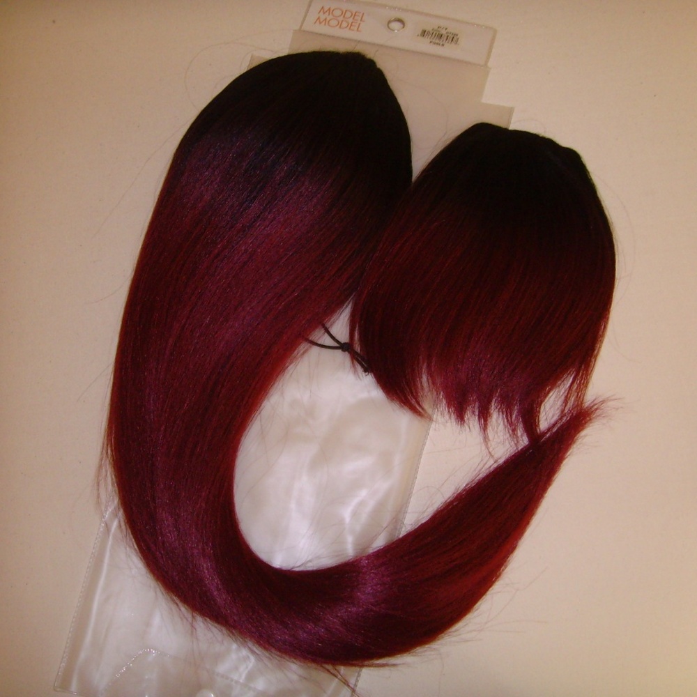 Model Model Drawstring 24 Inch Ponytail and Clip-In Bangs